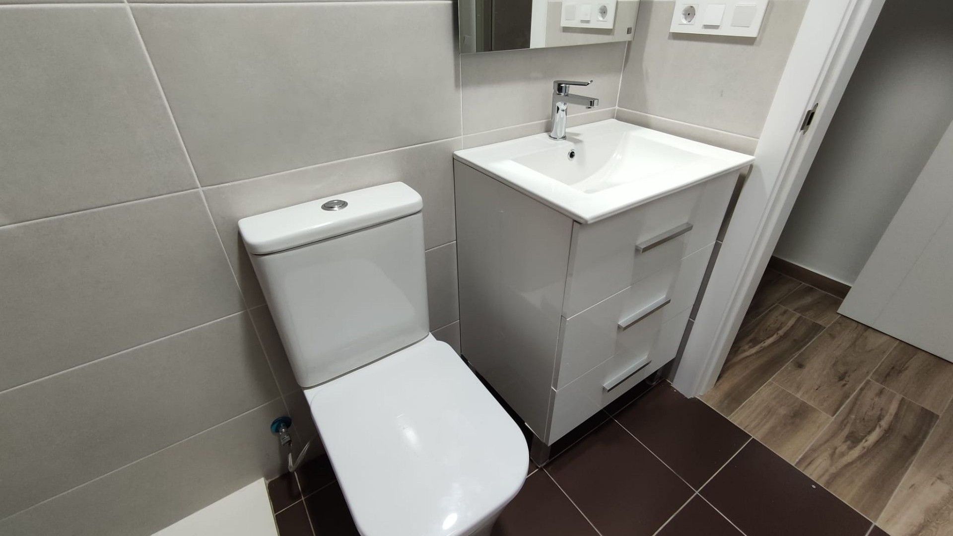 Venta - Casa de pueblo -
Petrer