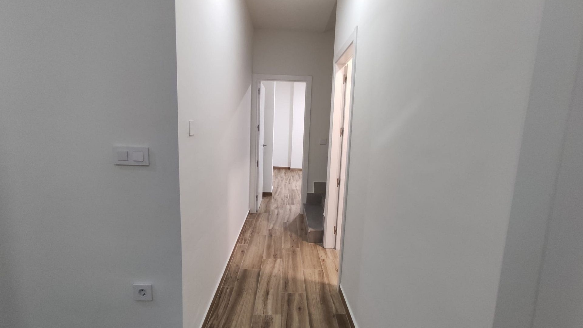 Venta - Casa de pueblo -
Petrer