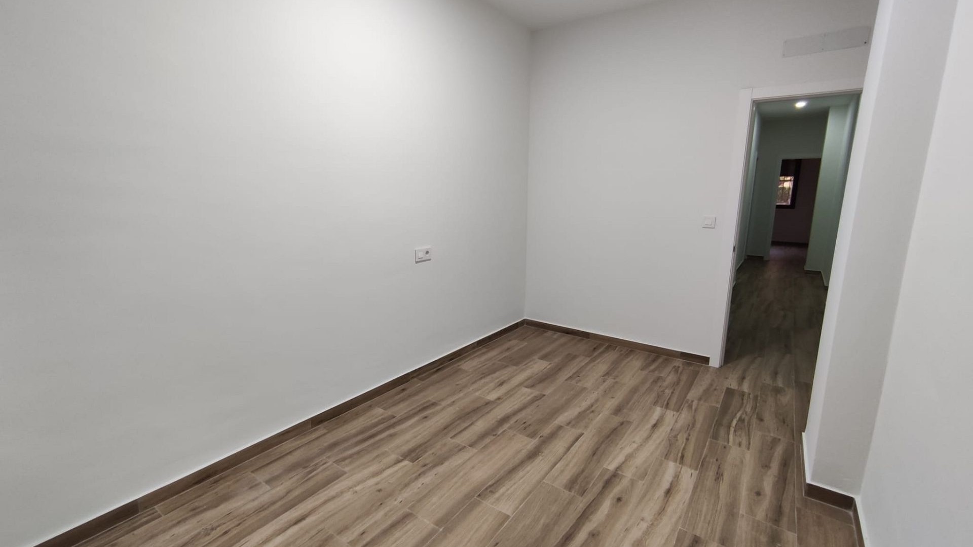 Venta - Casa de pueblo -
Petrer