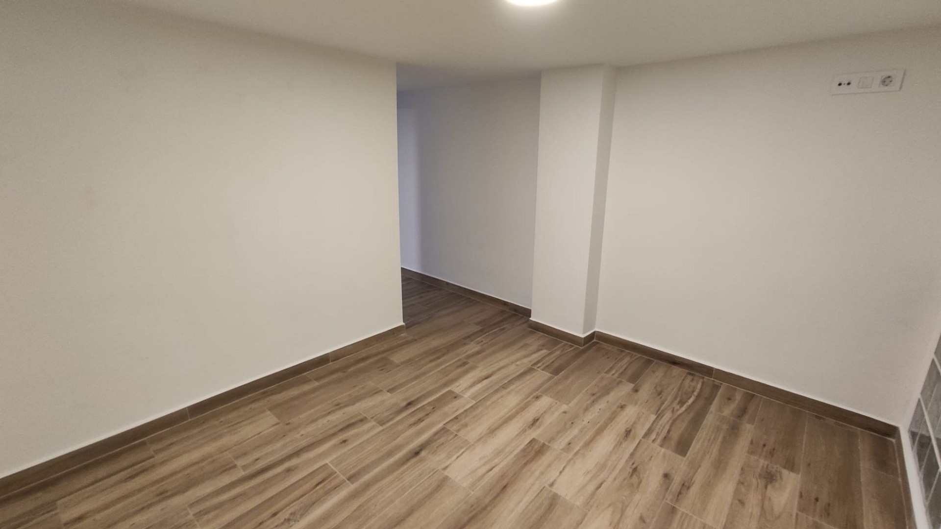 Venta - Casa de pueblo -
Petrer