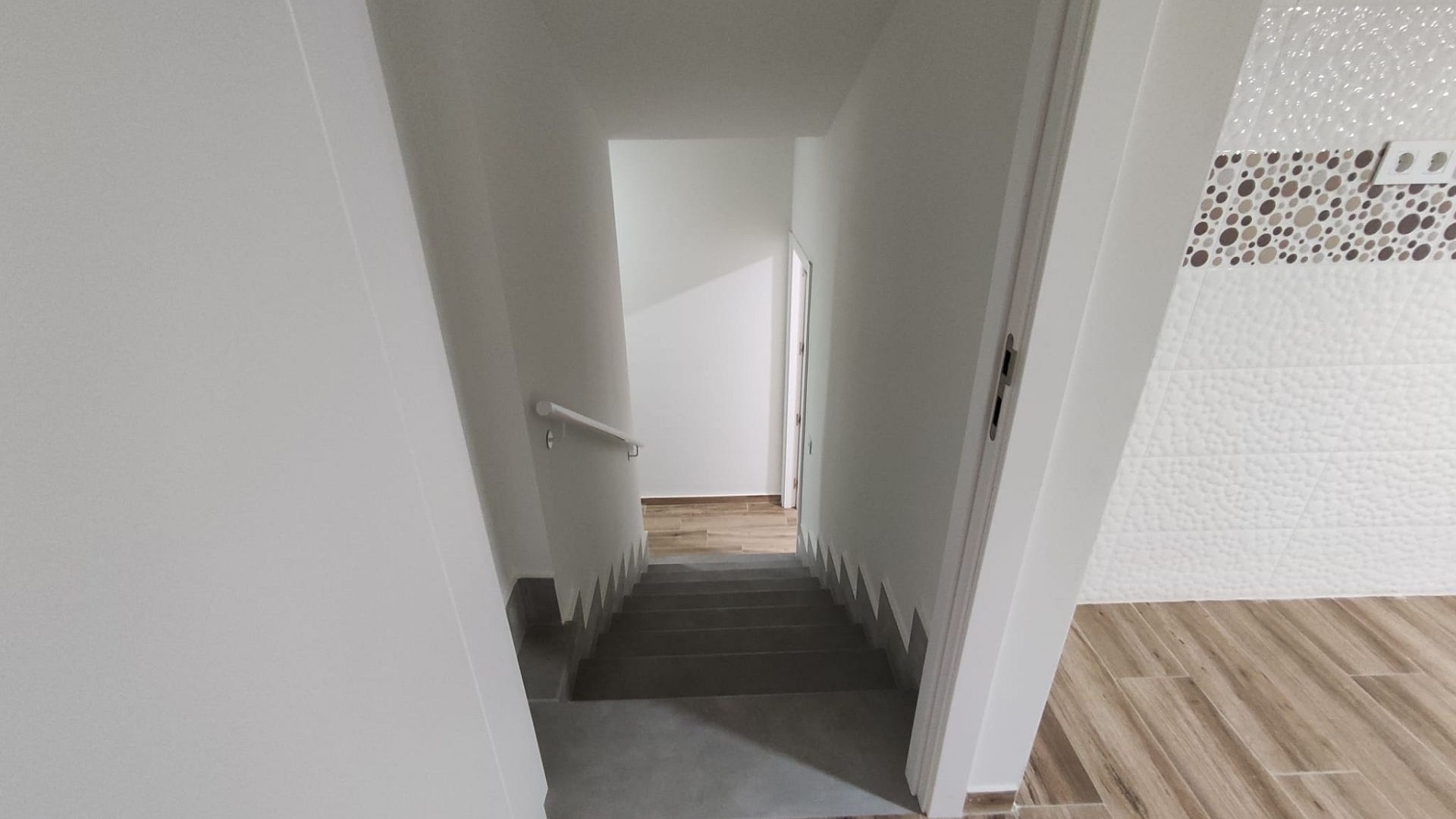 Venta - Casa de pueblo -
Petrer