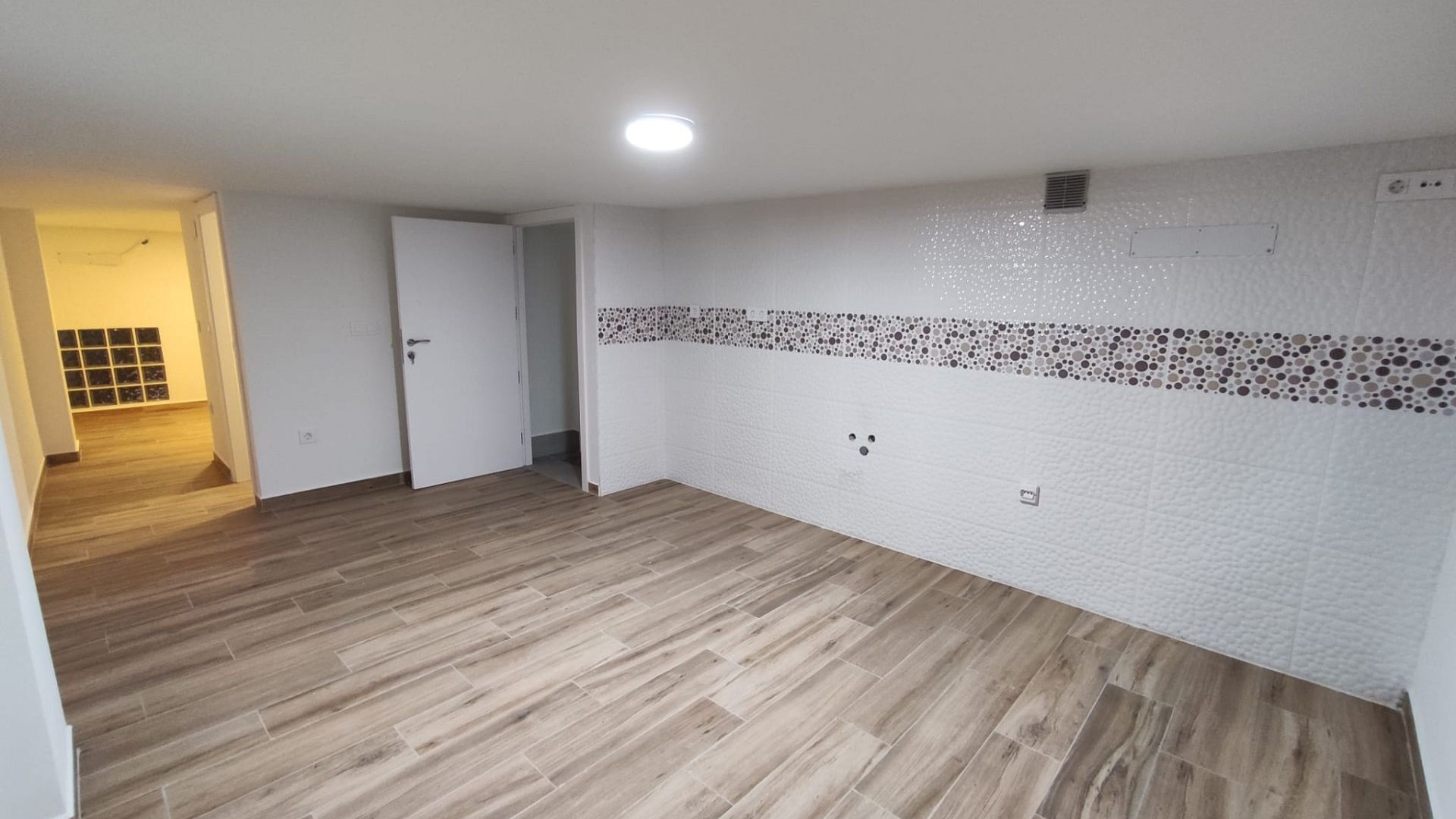 Venta - Casa de pueblo -
Petrer