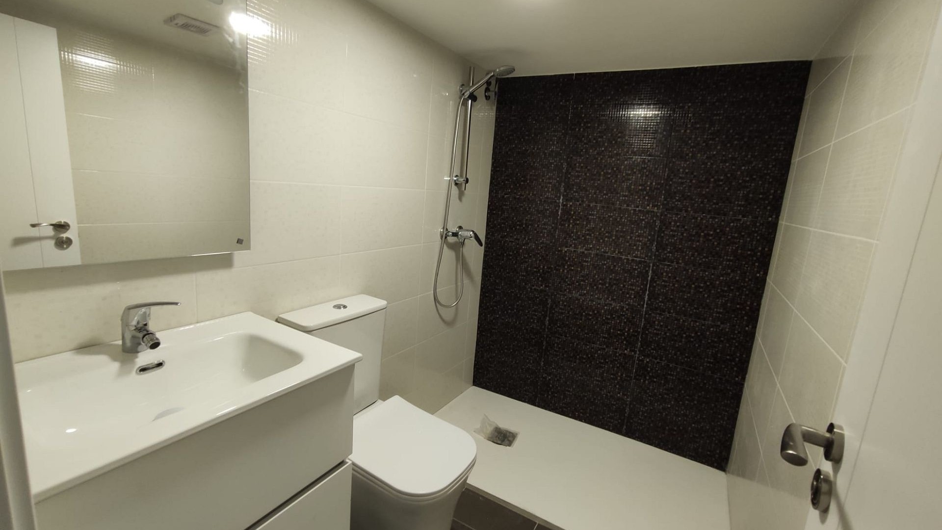 Venta - Casa de pueblo -
Petrer