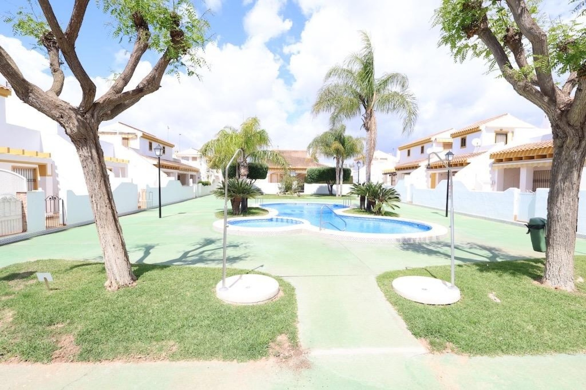 Venta - Casa de pueblo -
Pilar de la Horadada - Torre de la Horadada