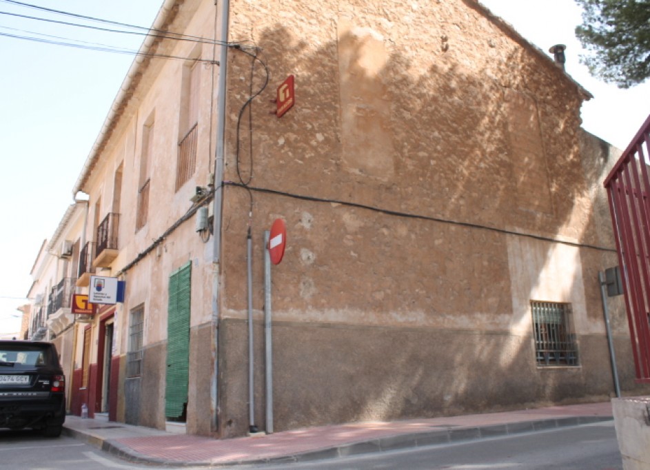 Venta - Casa de pueblo -
Pinoso - calle lepanto