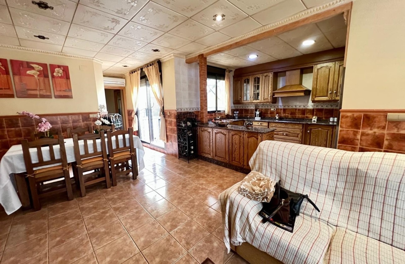 Venta - Casa de pueblo -
Pinoso - Inland