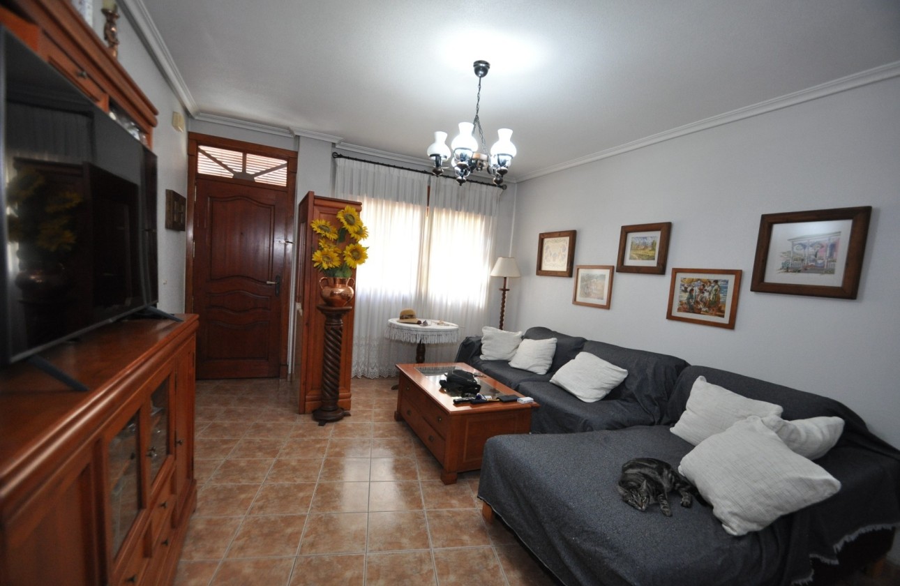 Venta - Casa de pueblo -
Pinoso - Inland