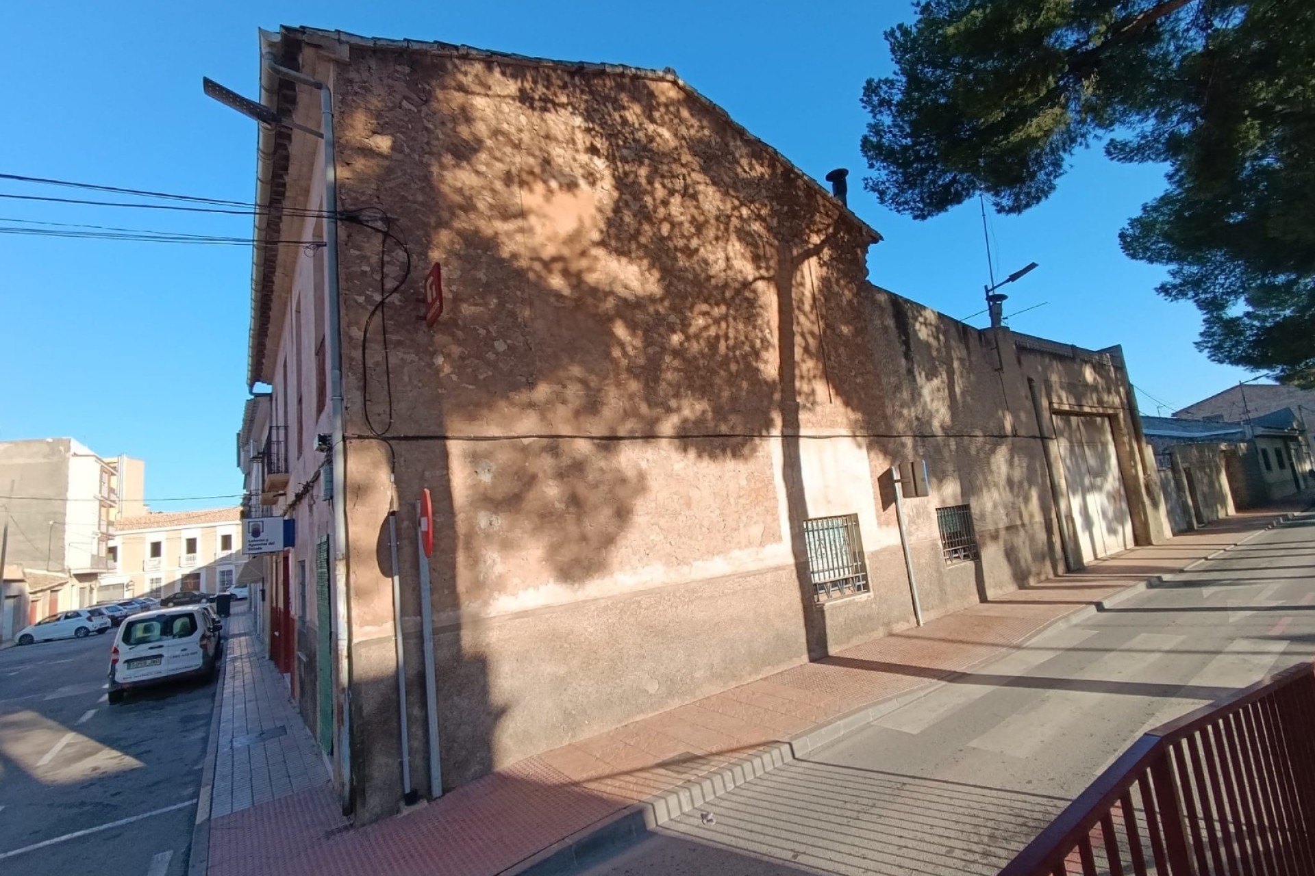 Venta - Casa de pueblo -
Pinoso - Inland