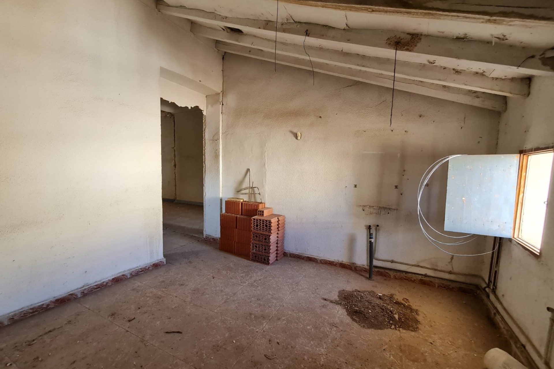 Venta - Casa de pueblo -
Pinoso - Inland