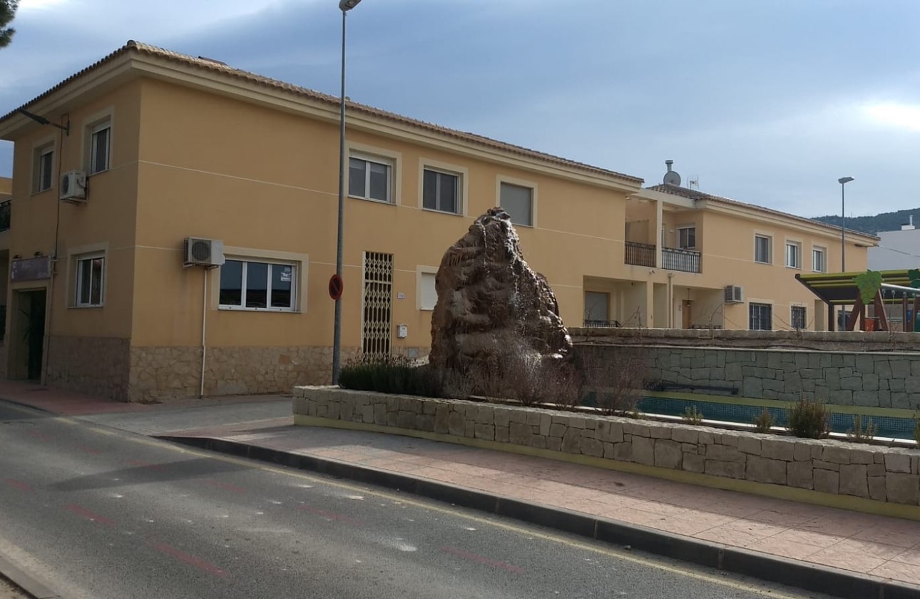 Venta - Casa de pueblo -
Pinoso - Inland