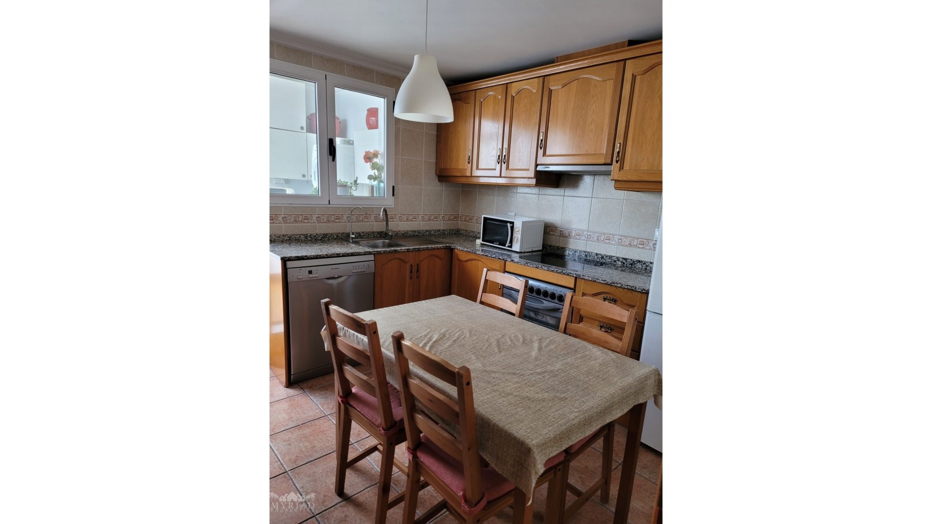 Venta - Casa de pueblo -
Pinoso - Pinoso Alicante