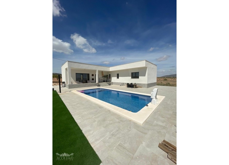 Venta - Casa de pueblo -
Pinoso - Pinoso Alicante