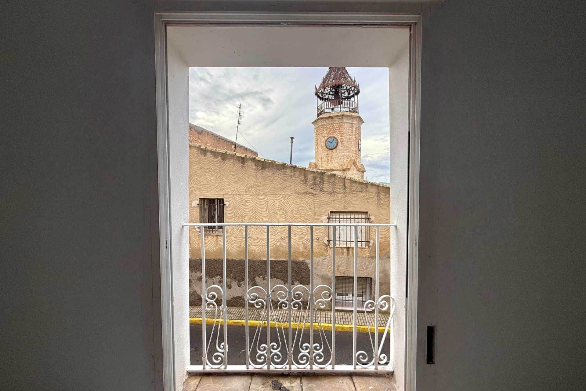 Venta - Casa de pueblo -
Pinoso