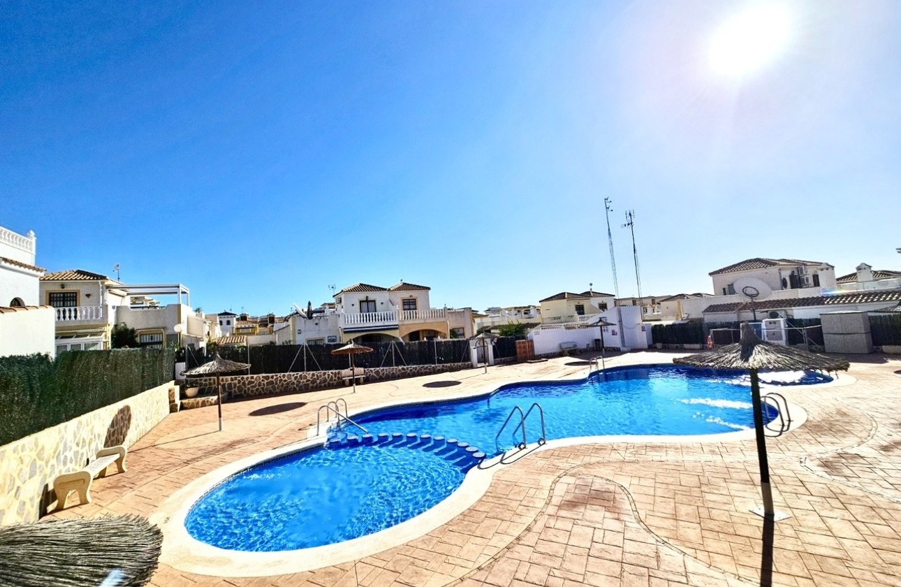 Venta - Casa de pueblo -
Punta Prima - Costa Blanca