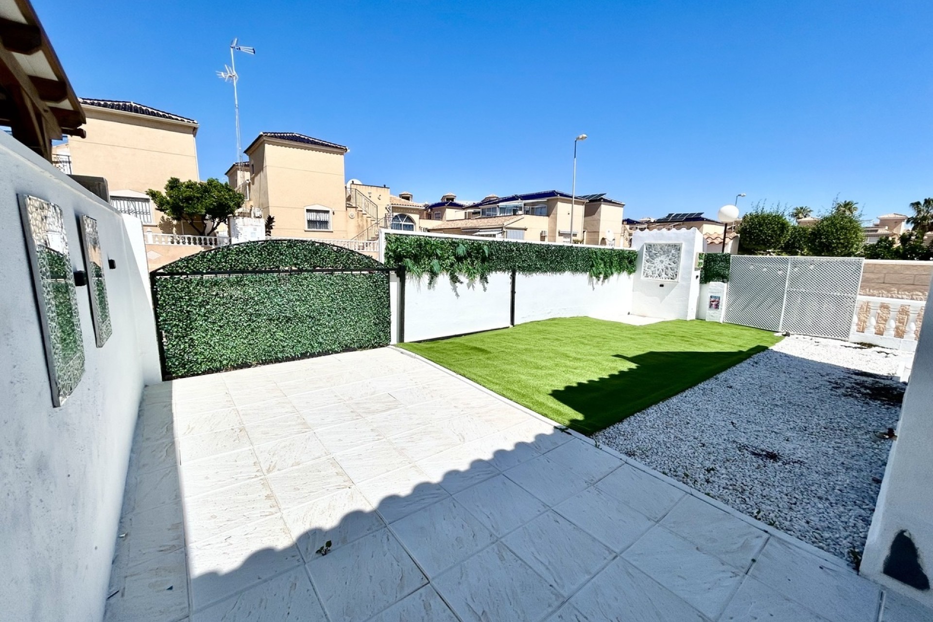 Venta - Casa de pueblo -
Punta Prima - Costa Blanca