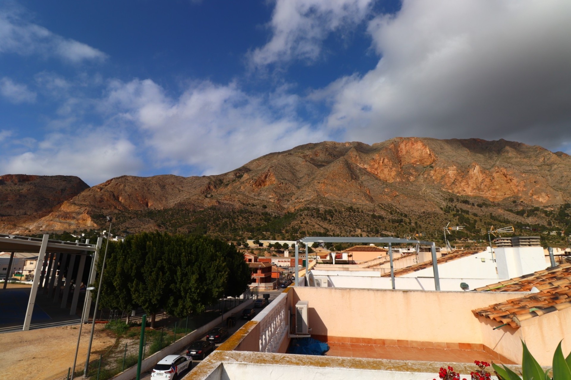 Venta - Casa de pueblo -
Redovan - Redovan - Town