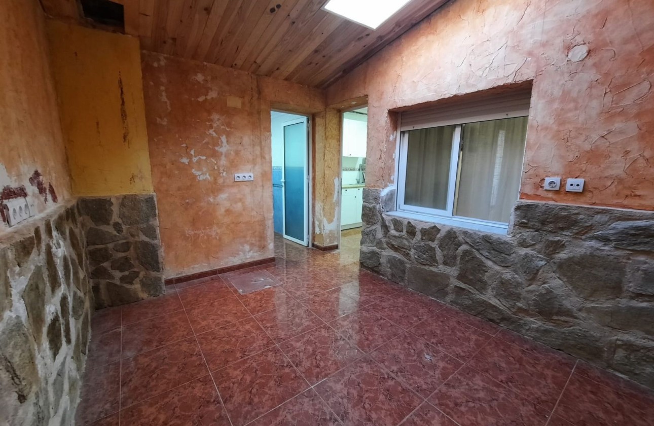 Venta - Casa de pueblo -
Salinas