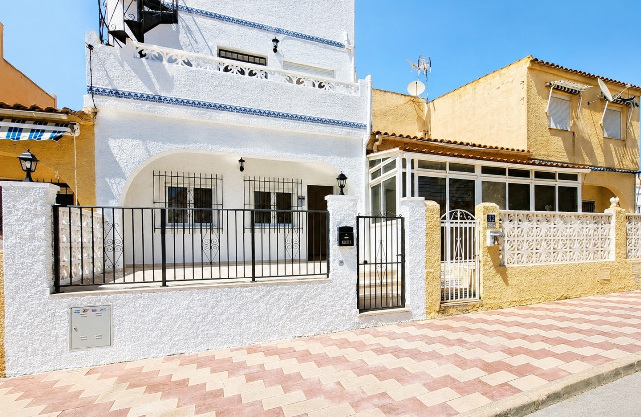 Venta - Casa de pueblo -
San Fulgencio - La Marina