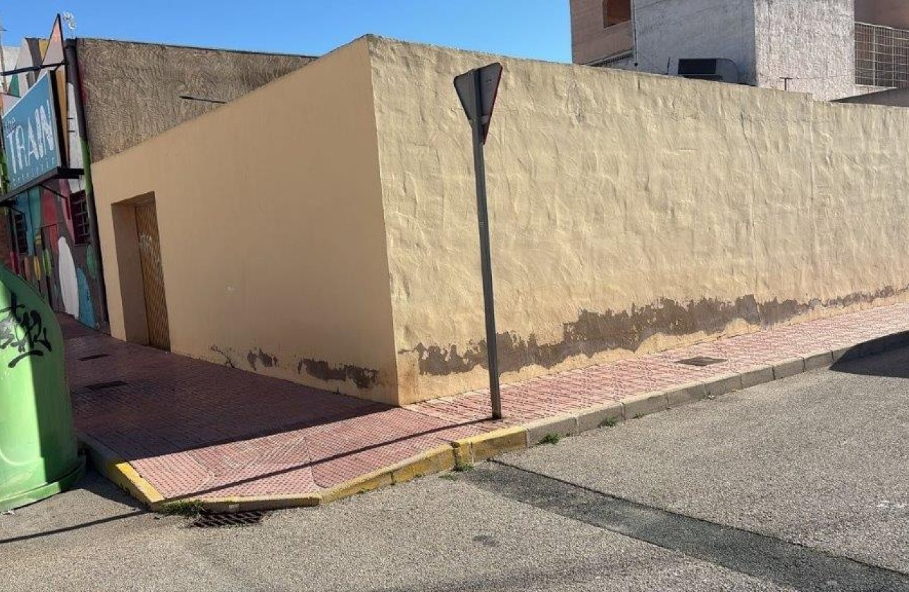 Venta - Casa de pueblo -
San Isidro