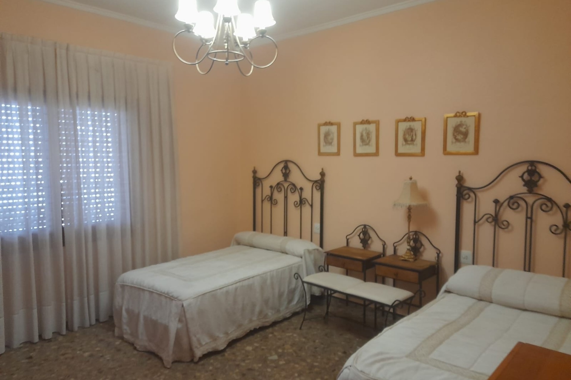 Venta - Casa de pueblo -
San Isidro