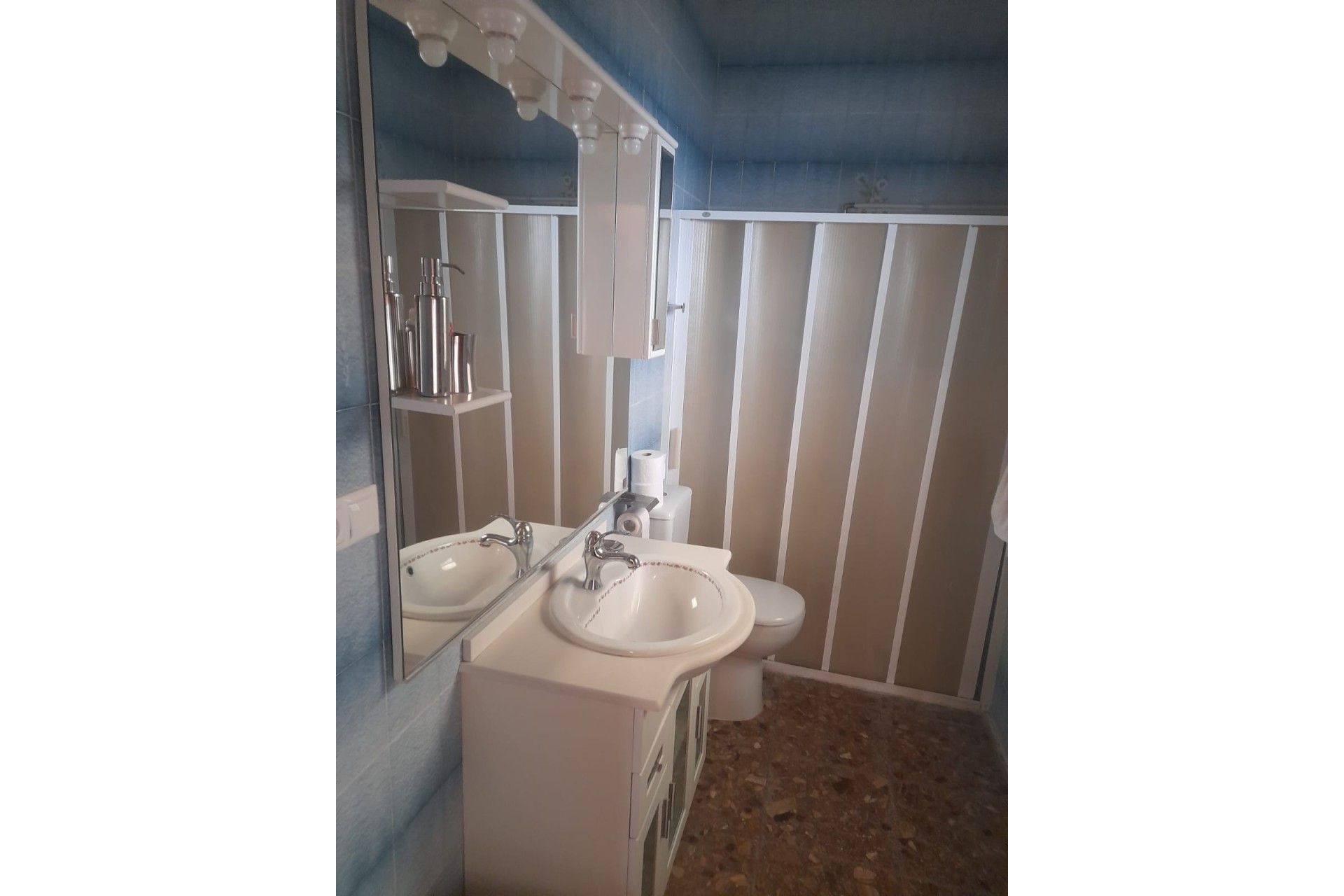 Venta - Casa de pueblo -
San Isidro