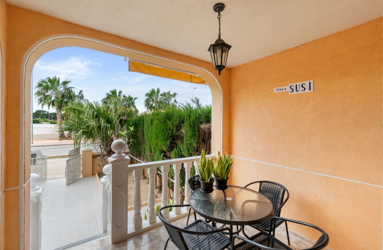 Venta - Casa de pueblo -
San Javier