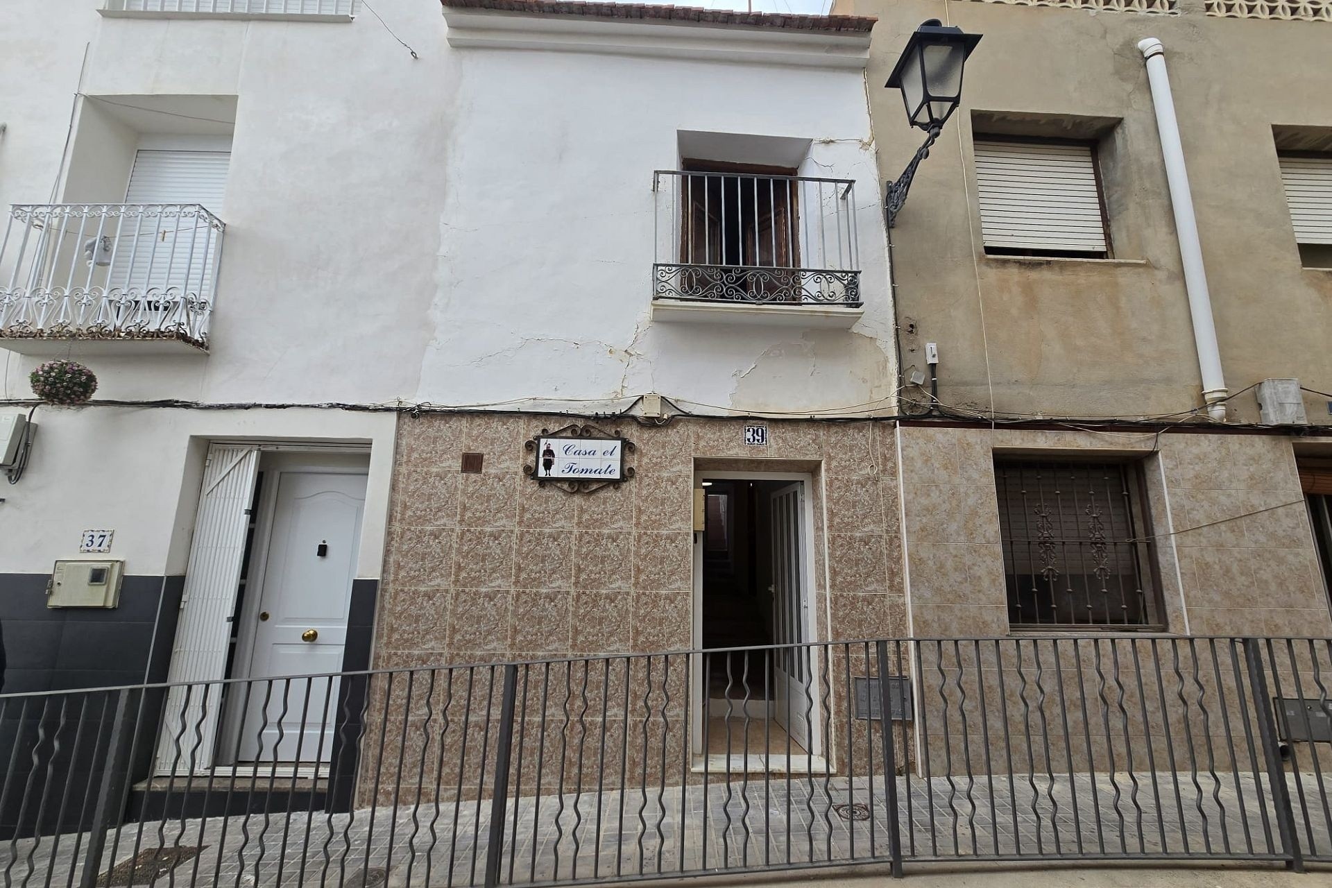 Venta - Casa de pueblo -
SAX