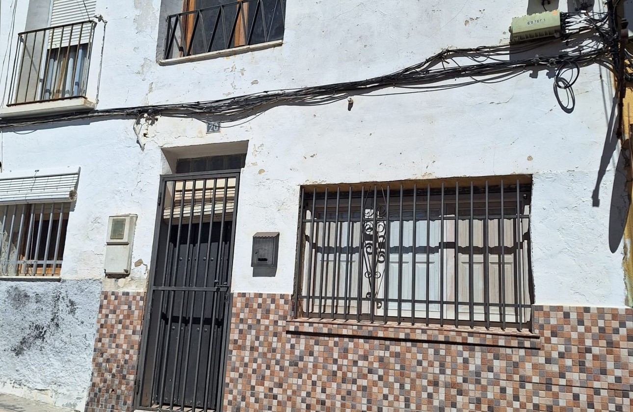 Venta - Casa de pueblo -
SAX