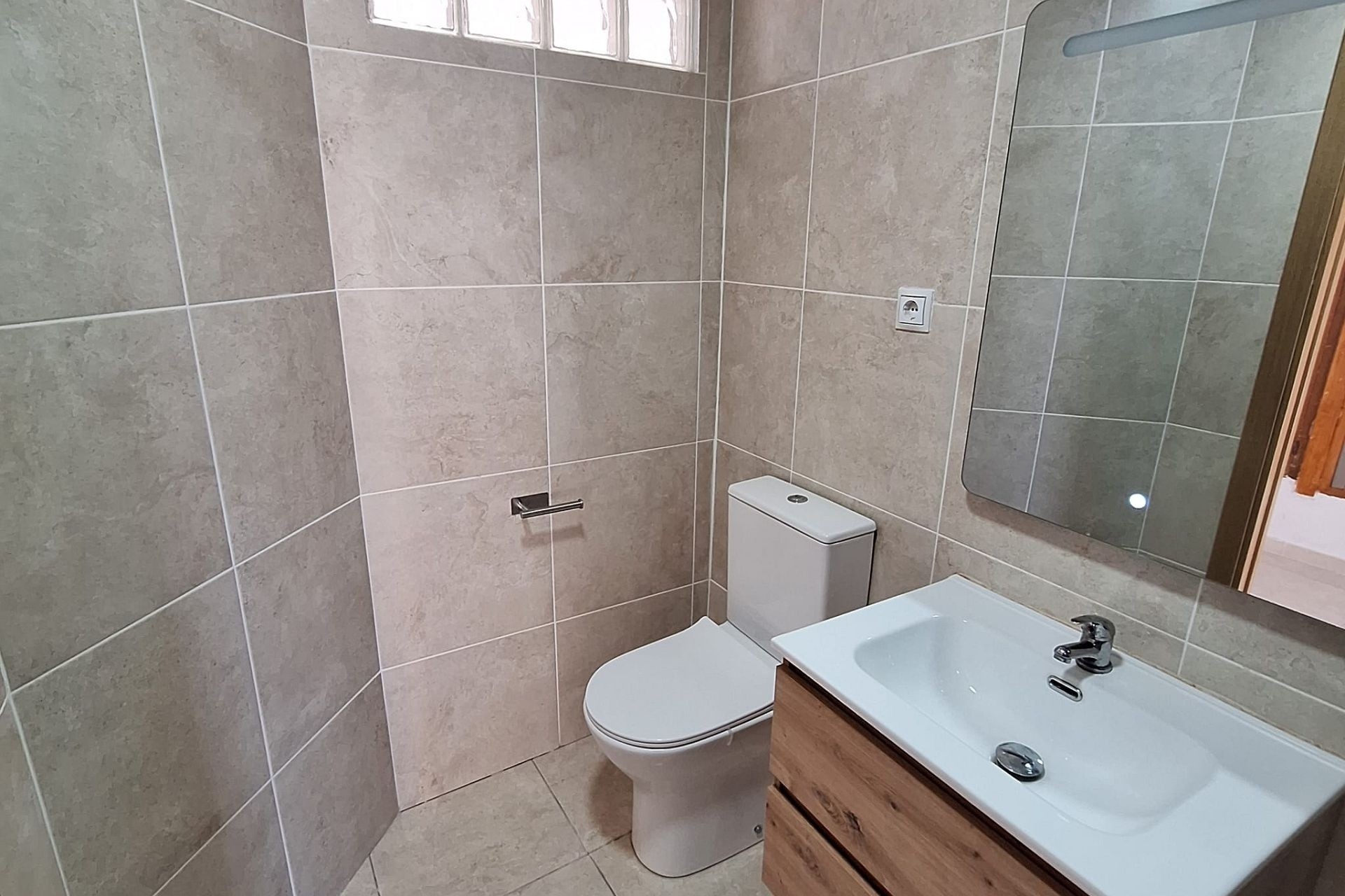 Venta - Casa de pueblo -
SAX