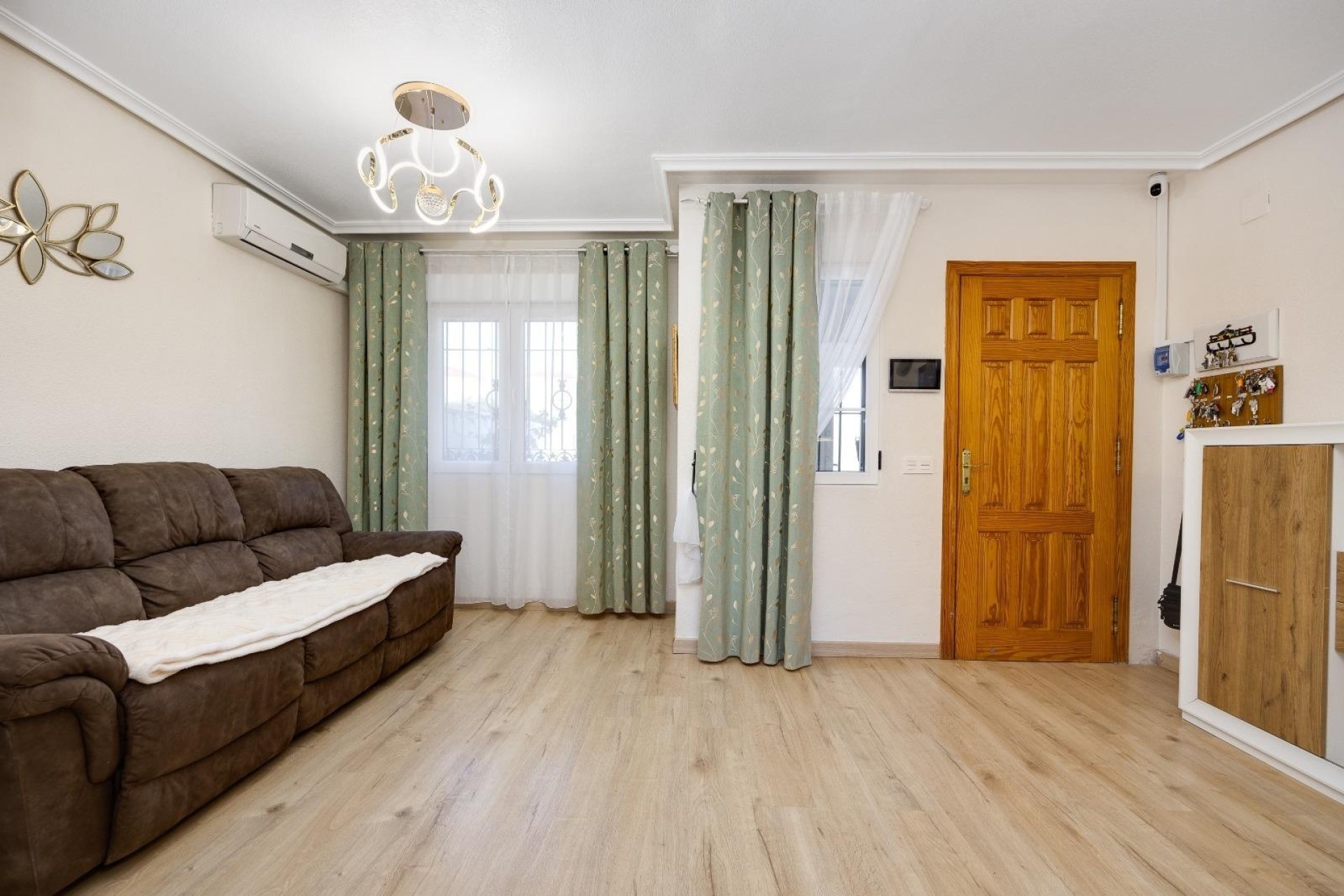 Venta - Casa de pueblo -
Torrevieja - Aguas Nuevas