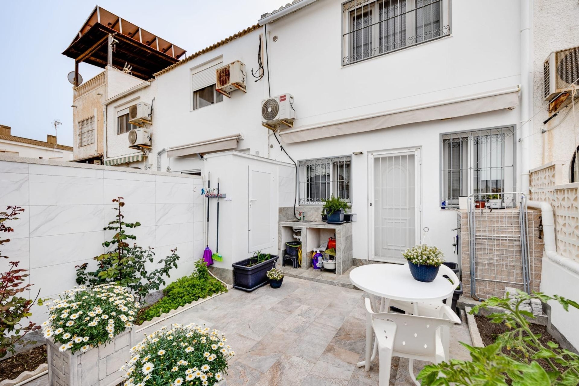 Venta - Casa de pueblo -
Torrevieja - Calas blanca