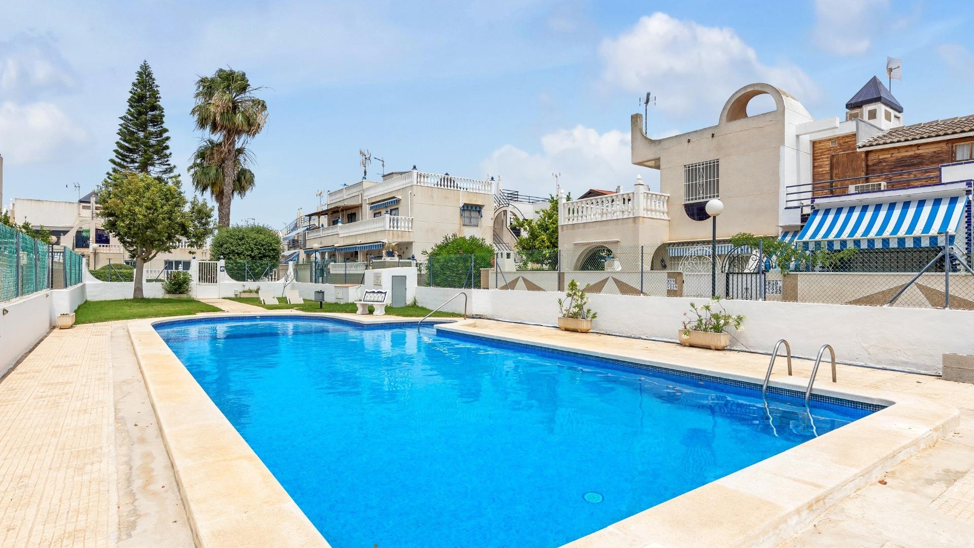 Venta - Casa de pueblo -
Torrevieja - Carrefour