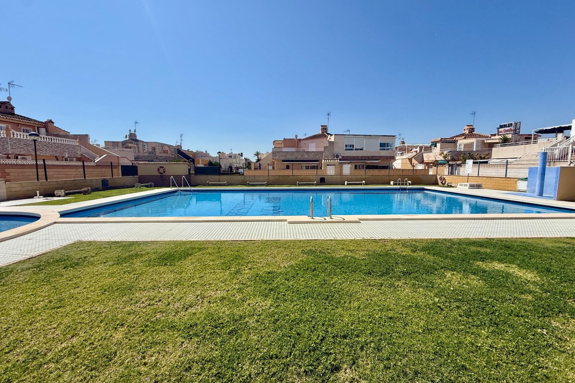 Venta - Casa de pueblo -
Torrevieja - Carrefour