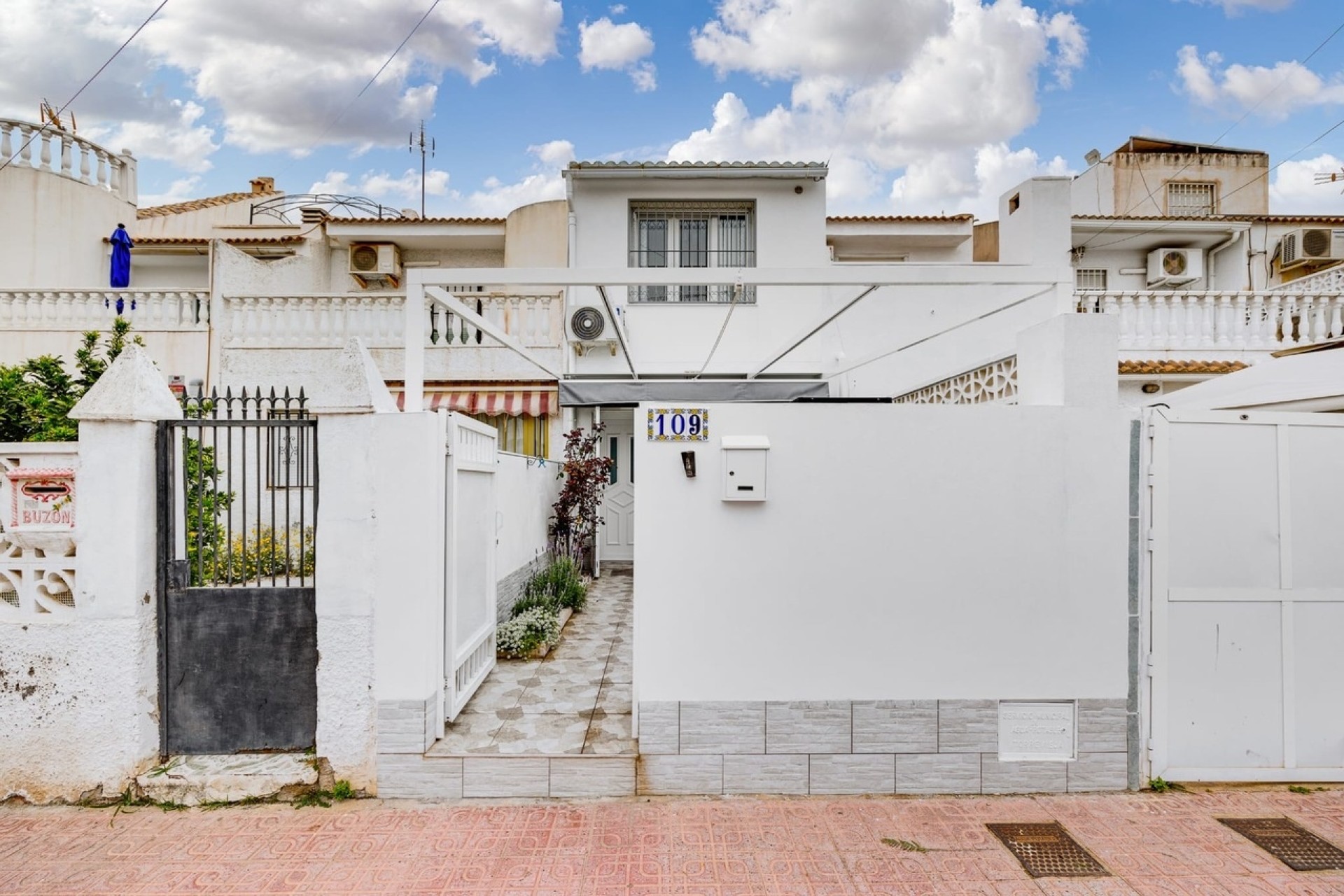 Venta - Casa de pueblo -
Torrevieja - Costa Blanca