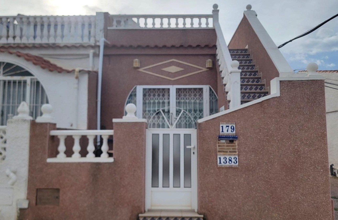 Venta - Casa de pueblo -
Torrevieja - El chaparral