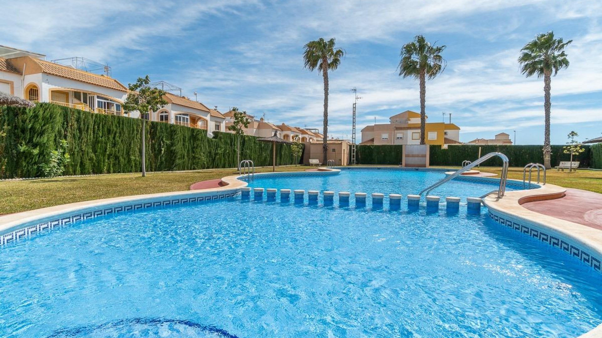 Venta - Casa de pueblo -
Torrevieja - El limonar