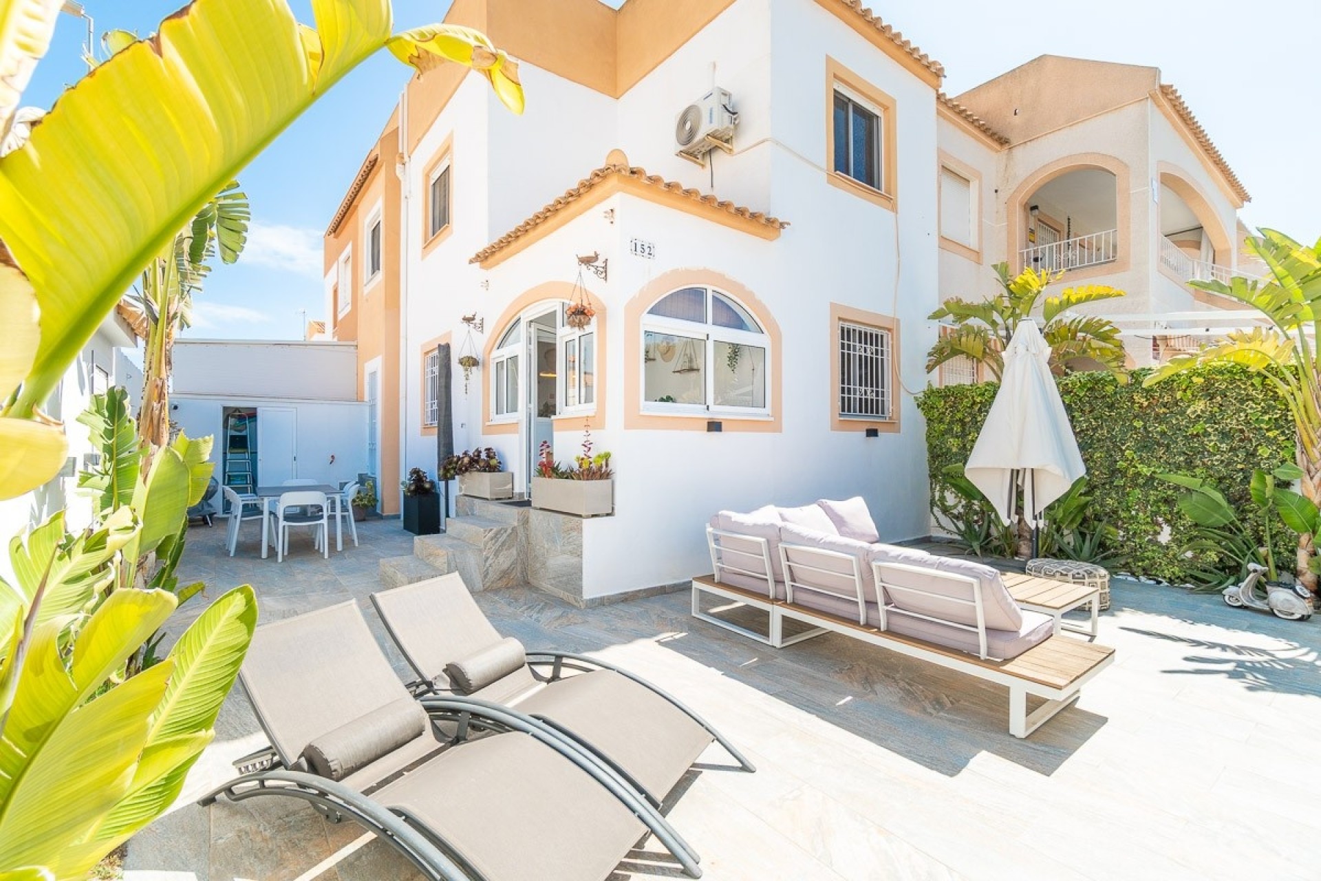 Venta - Casa de pueblo -
Torrevieja - El Limonar