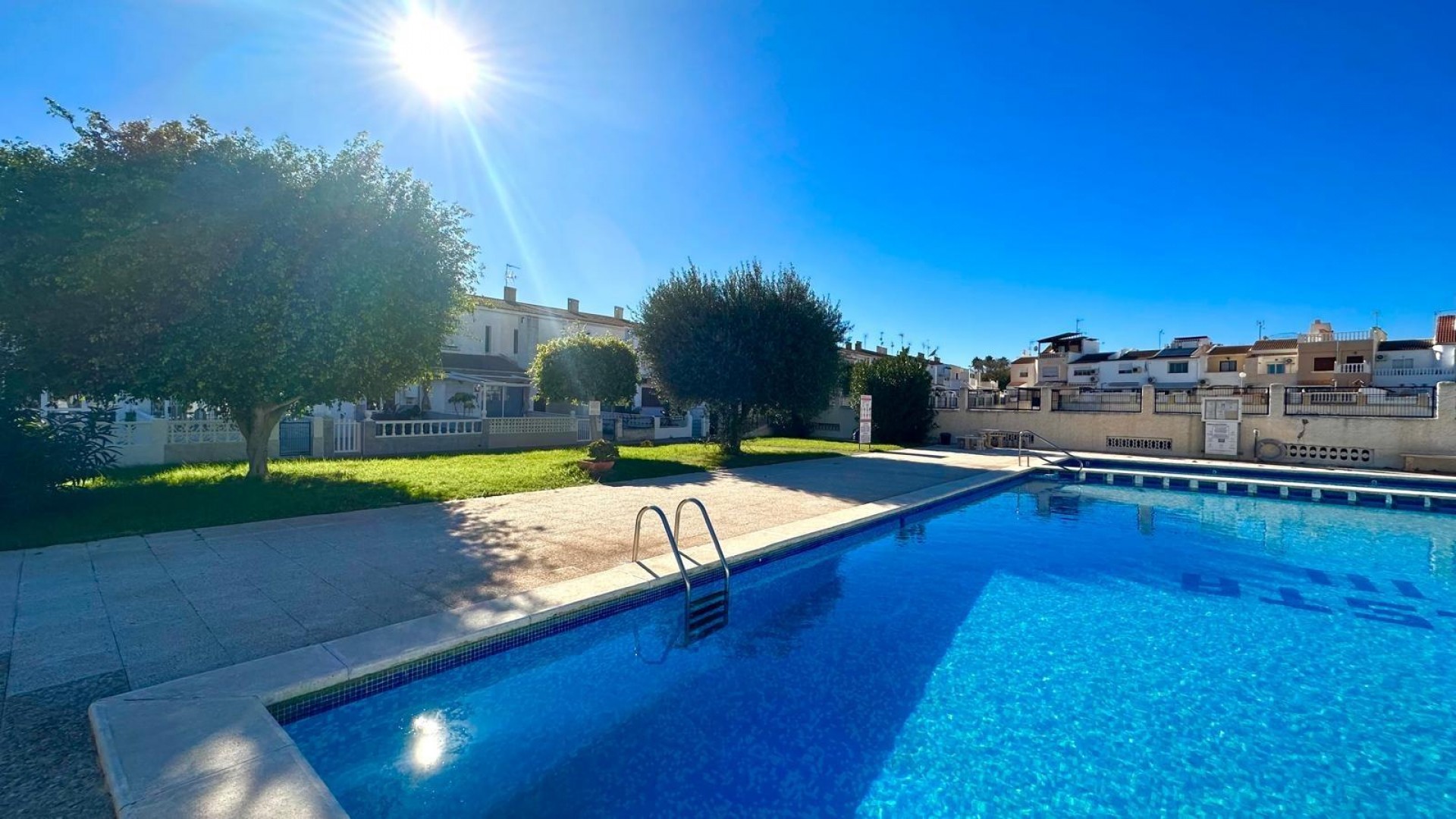 Venta - Casa de pueblo -
Torrevieja - Estacion de autobuses