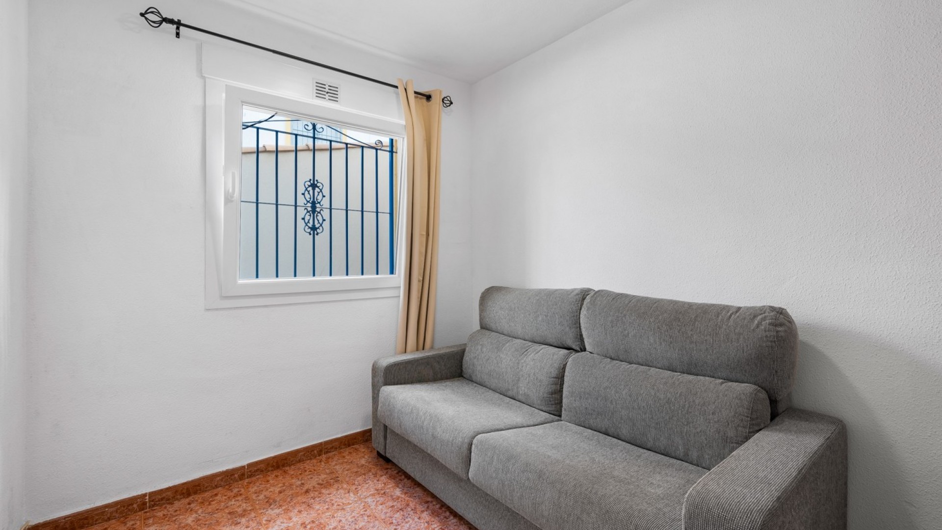Venta - Casa de pueblo -
Torrevieja - Habaneras