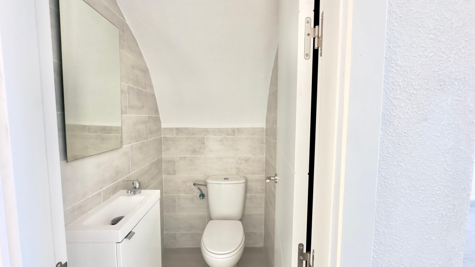 Venta - Casa de pueblo -
Torrevieja - La Mata