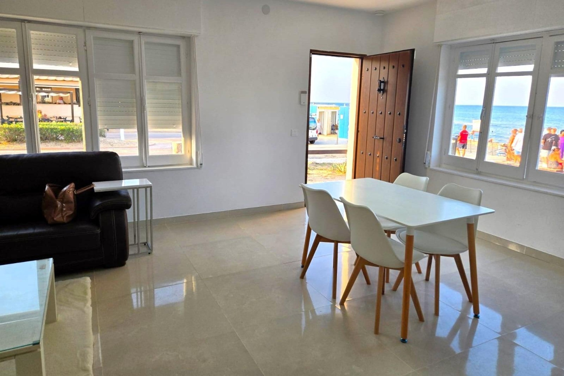 Venta - Casa de pueblo -
Torrevieja - La Mata