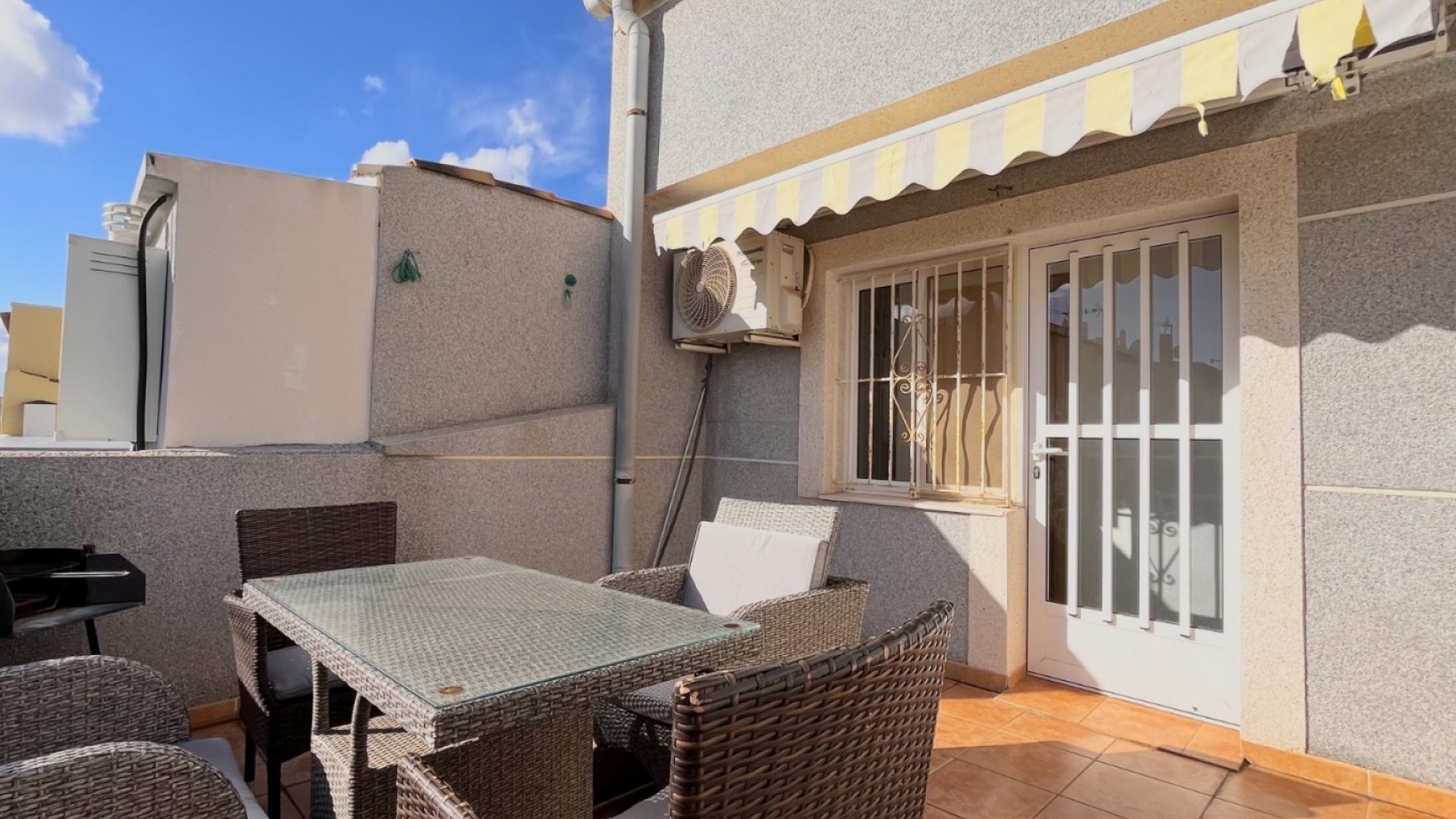 Venta - Casa de pueblo -
Torrevieja - La Siesta - El Salado -  Torreta
