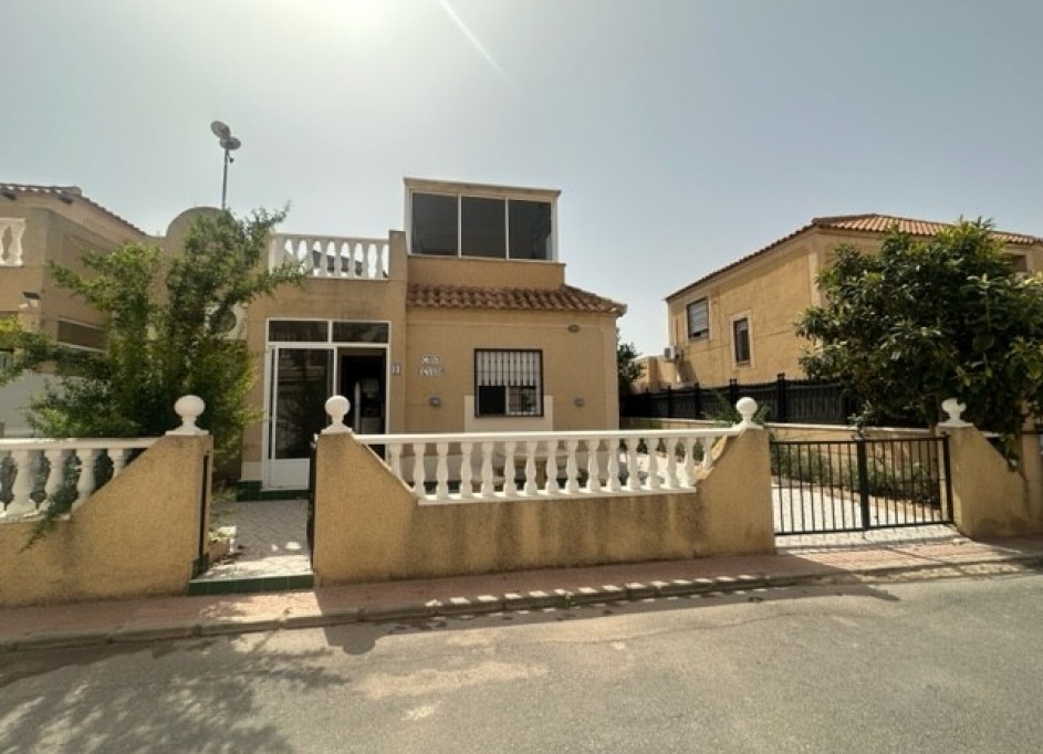Venta - Casa de pueblo -
Torrevieja - La Siesta