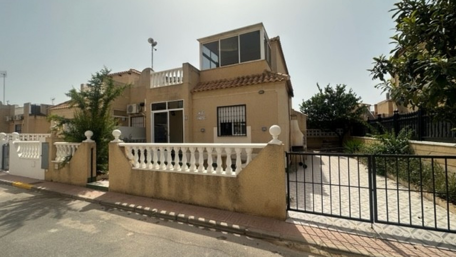 Venta - Casa de pueblo -
Torrevieja - La Siesta