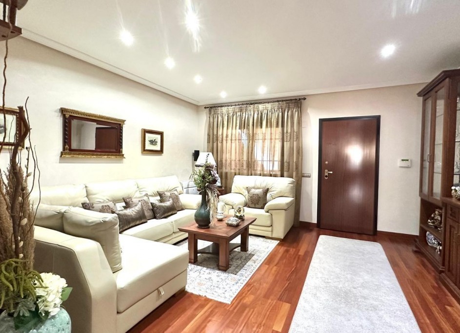 Venta - Casa de pueblo -
Torrevieja - La siesta