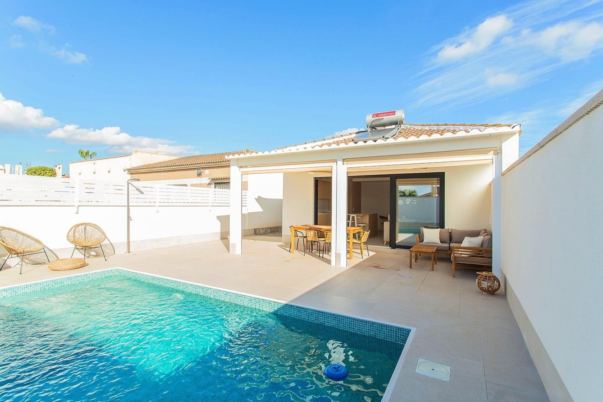 Venta - Casa de pueblo -
Torrevieja - La Siesta