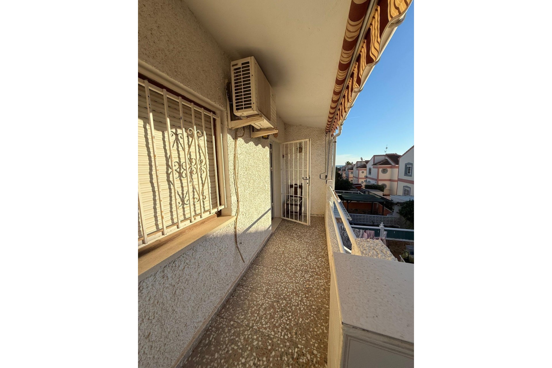 Venta - Casa de pueblo -
Torrevieja - Los altos