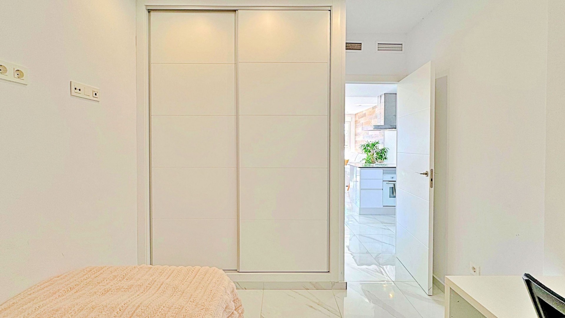 Venta - Casa de pueblo -
Torrevieja - Los Balcones