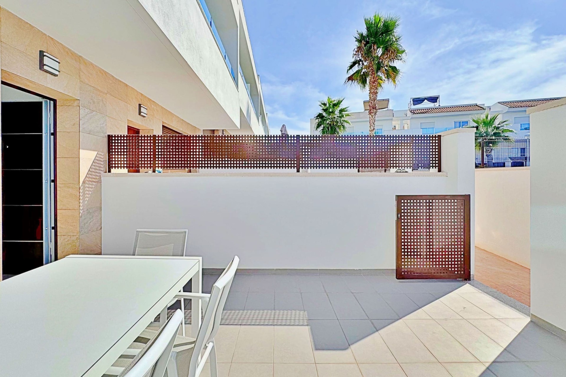 Venta - Casa de pueblo -
Torrevieja - Los Balcones
