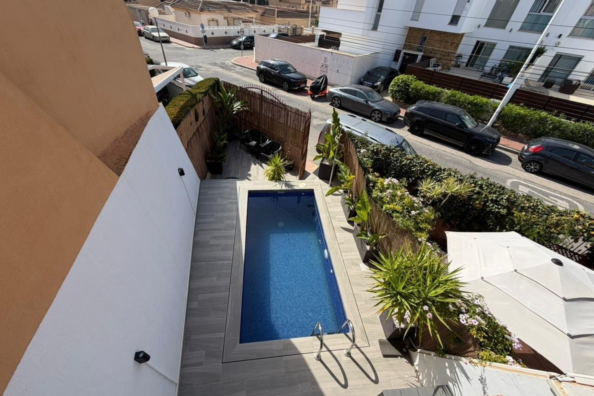 Venta - Casa de pueblo -
Torrevieja - Los Frutales
